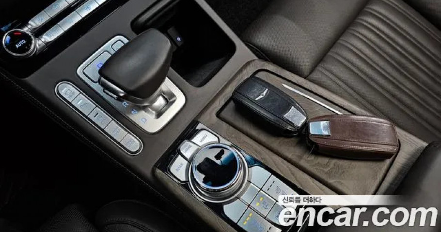 Genesis G90 