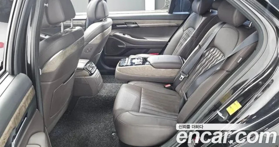 Genesis G90 