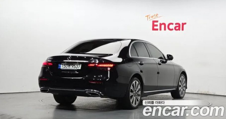 Mercedes-Benz E-Class 