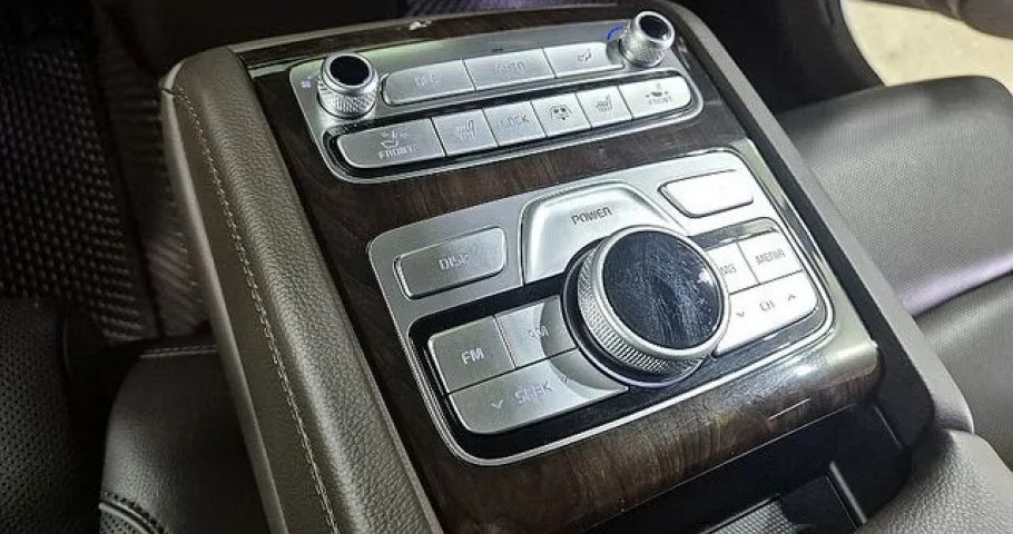 Kia K9 