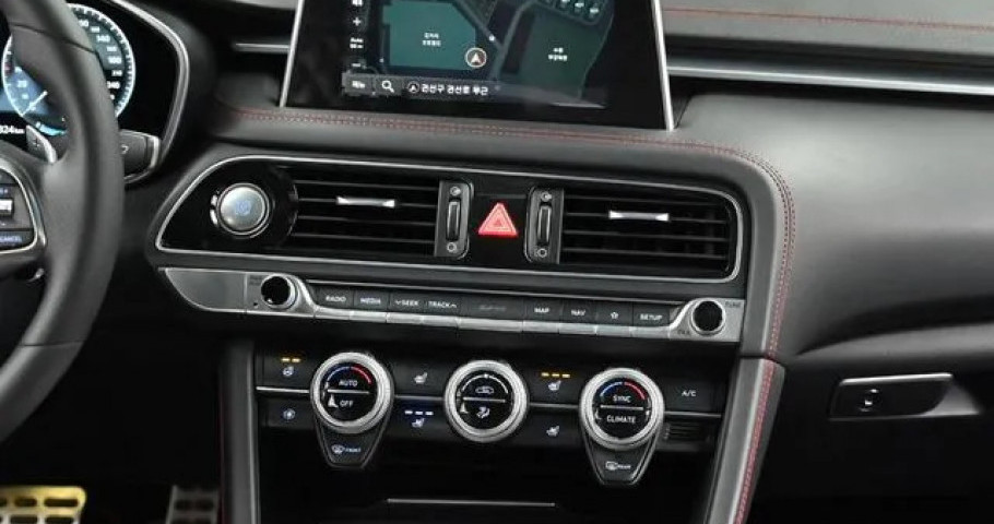 Genesis G70 