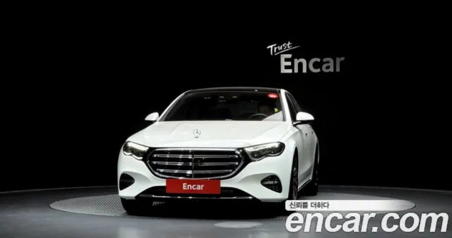 Mercedes-Benz E-Class 