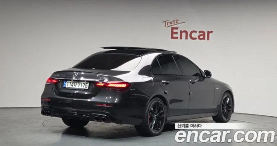 Mercedes-Benz E-Class 