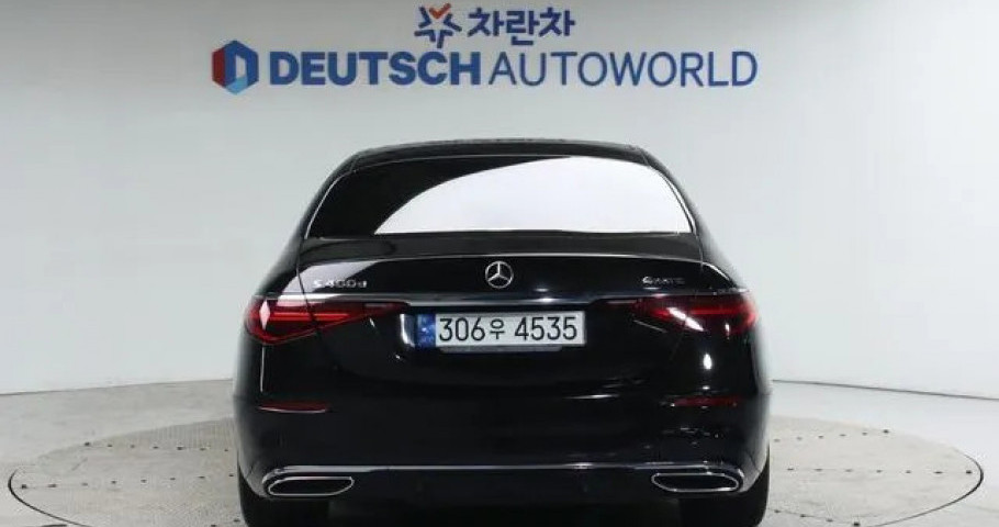 Mercedes-Benz S-Class 