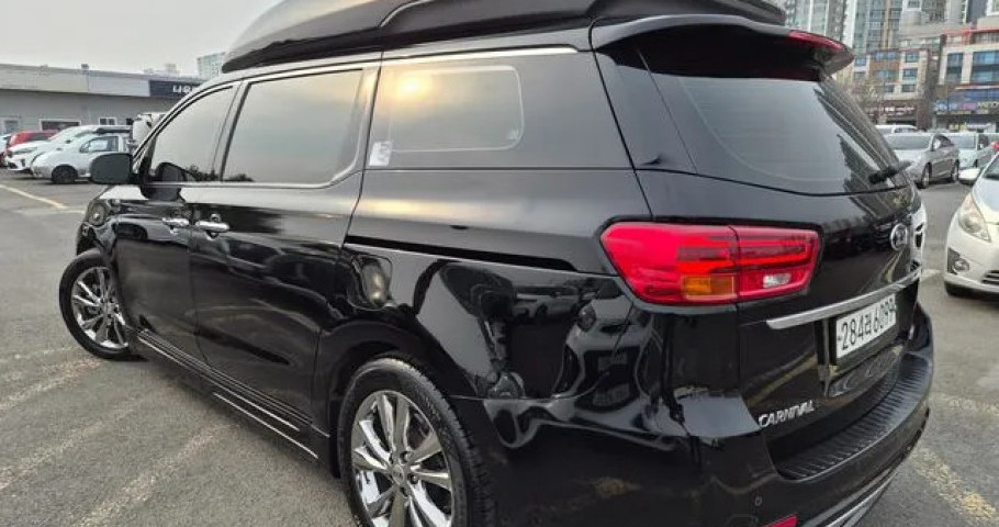 Kia Carnival 