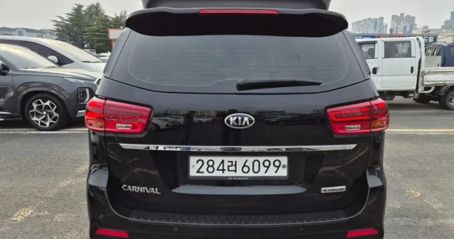 Kia Carnival 