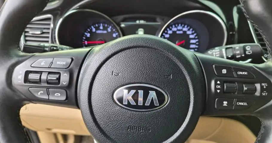 Kia Carnival 