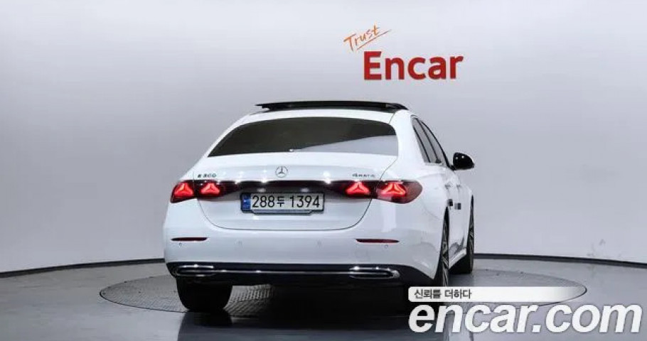 Mercedes-Benz E-Class 