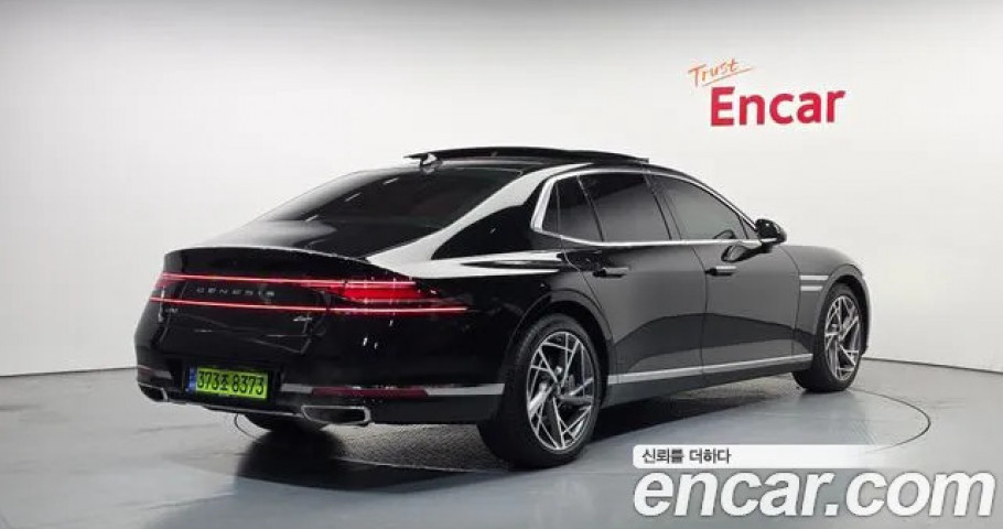 Genesis G90 