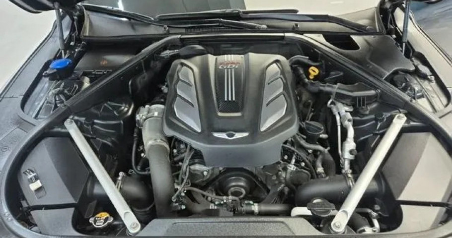 Genesis G90 