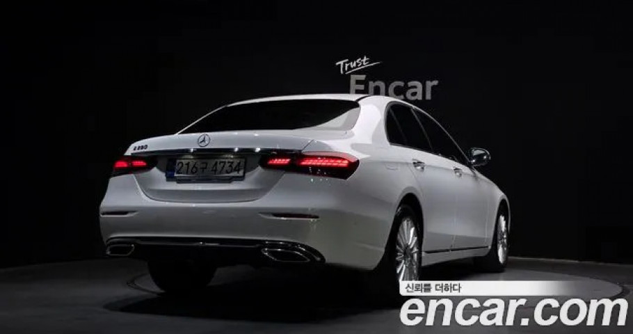 Mercedes-Benz E-Class 