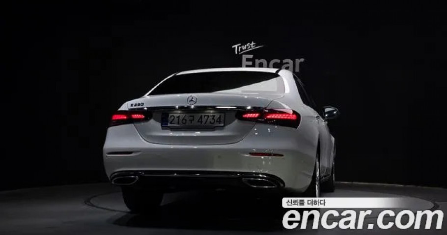 Mercedes-Benz E-Class 