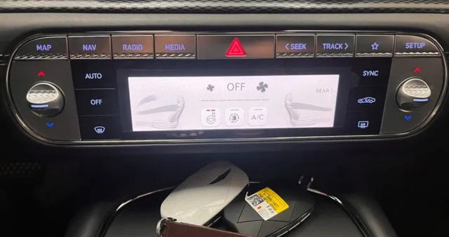 Genesis G90 