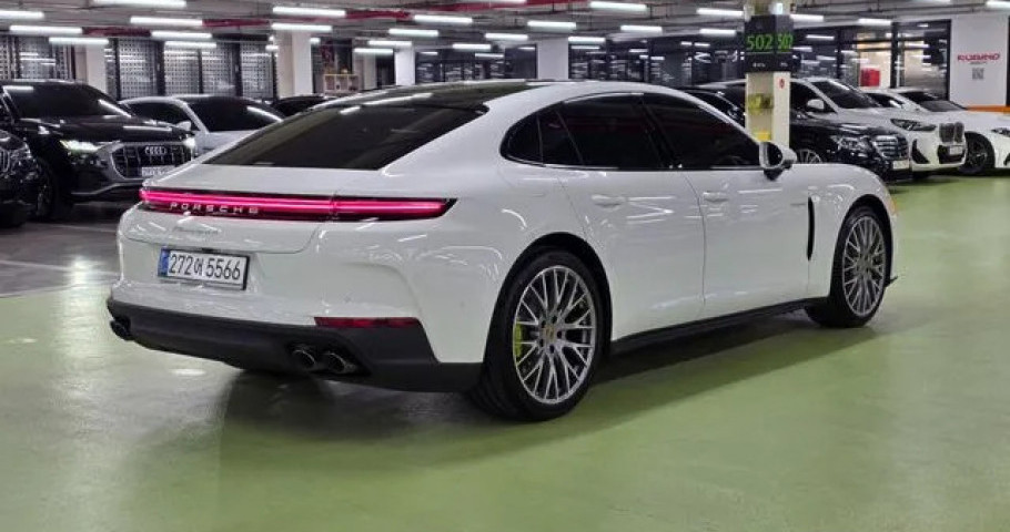 Porsche Panamera 