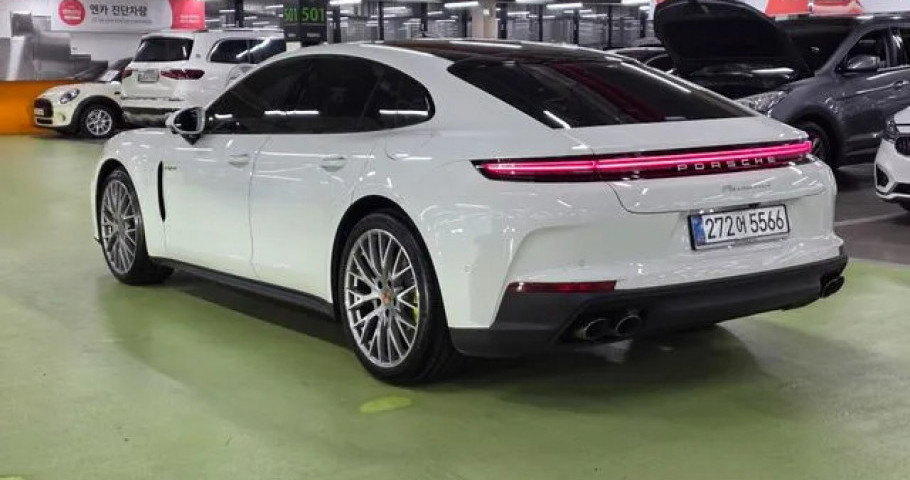 Porsche Panamera 