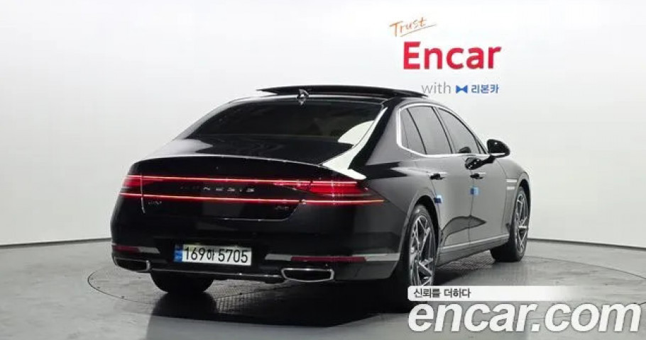 Genesis G90 