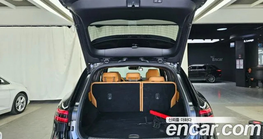 Genesis Gv70 