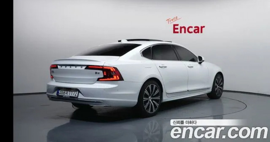 Volvo S90 