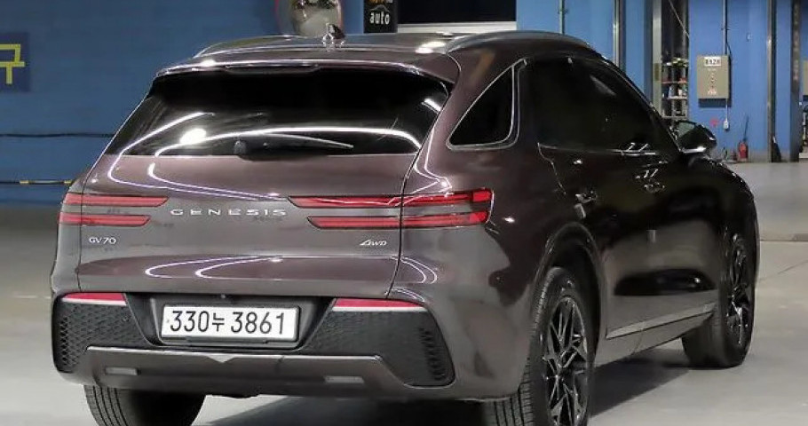Genesis Gv70 