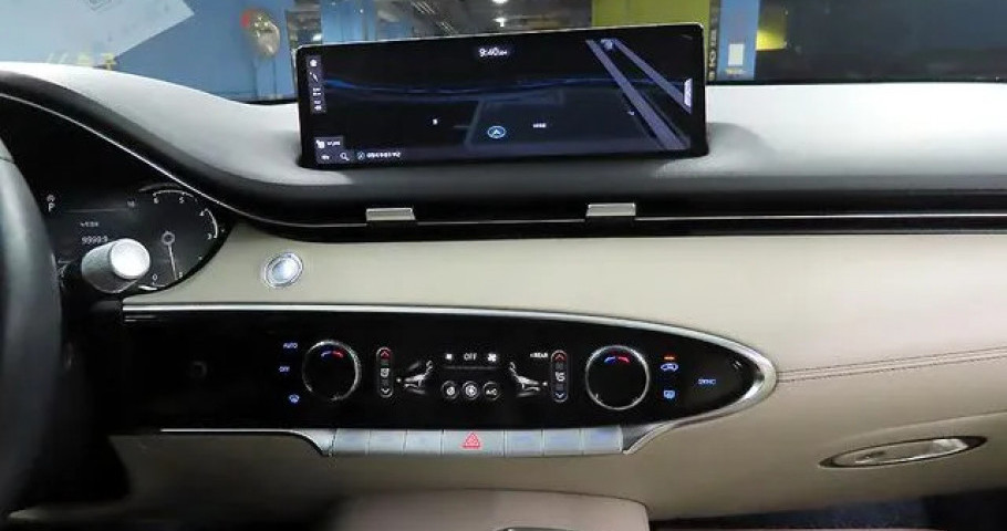 Genesis Gv70 