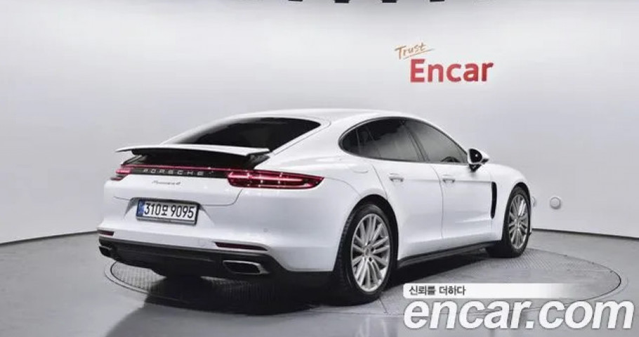 Porsche Panamera 