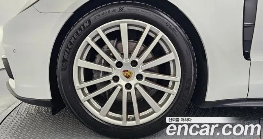 Porsche Panamera 