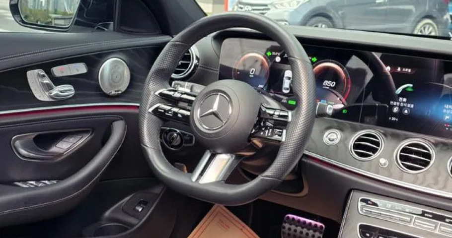 Mercedes-Benz E-Class 