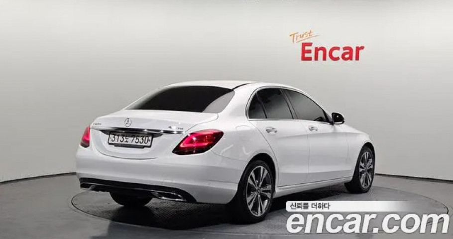 Mercedes-Benz C-Class 