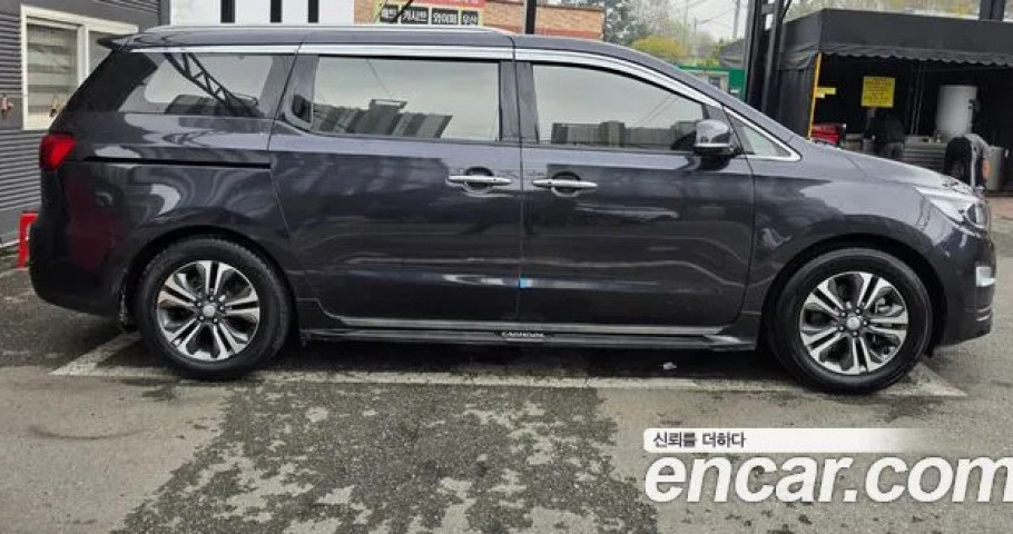 Kia Carnival 