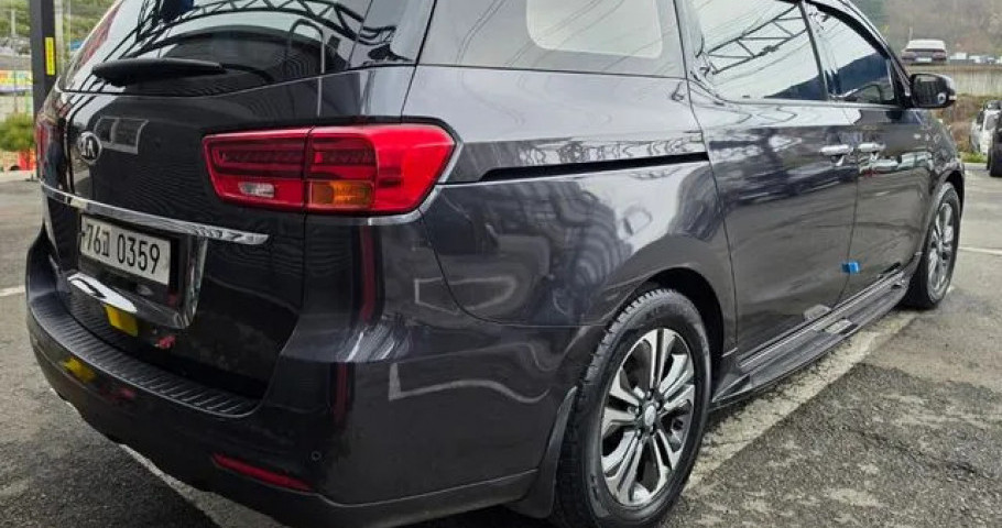 Kia Carnival 