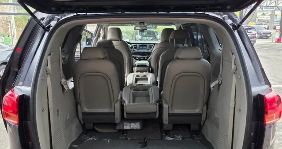 Kia Carnival 