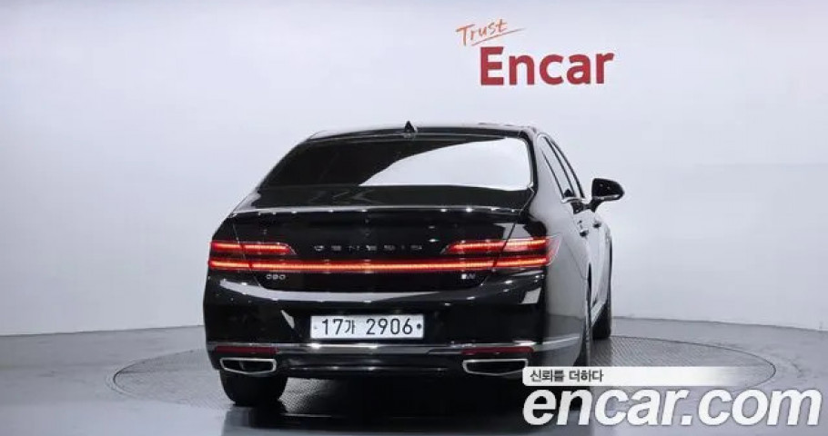 Genesis G90 