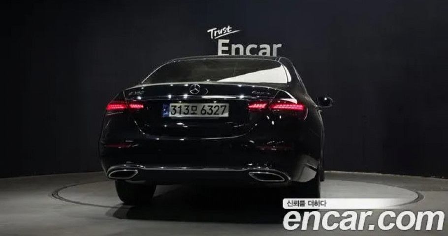 Mercedes-Benz E-Class 