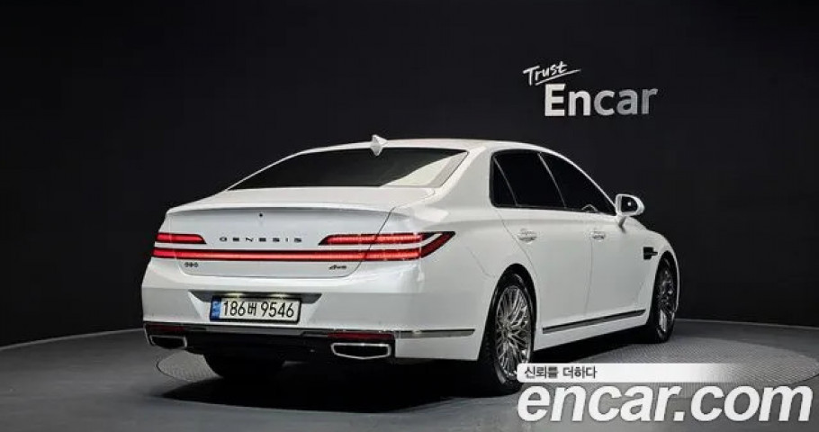 Genesis G90 
