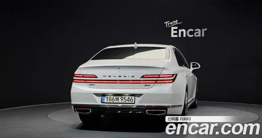 Genesis G90 