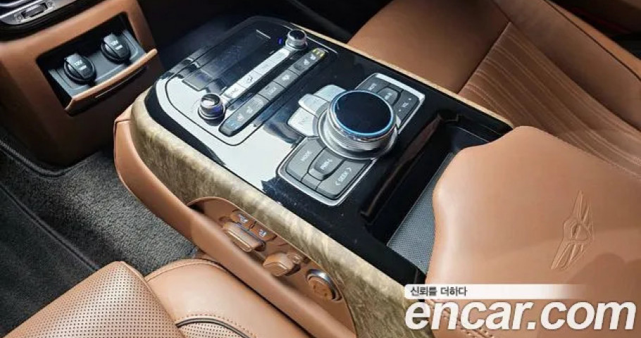 Genesis G90 