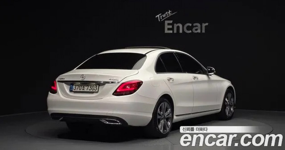 Mercedes-Benz C-Class 