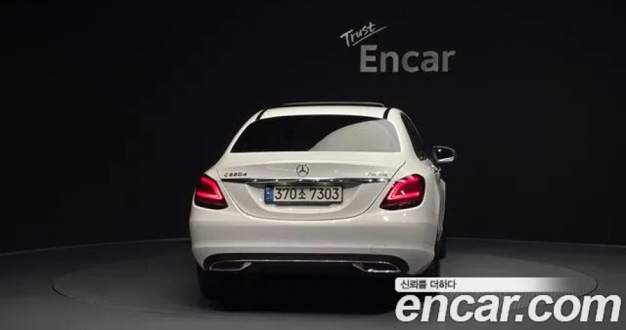 Mercedes-Benz C-Class 