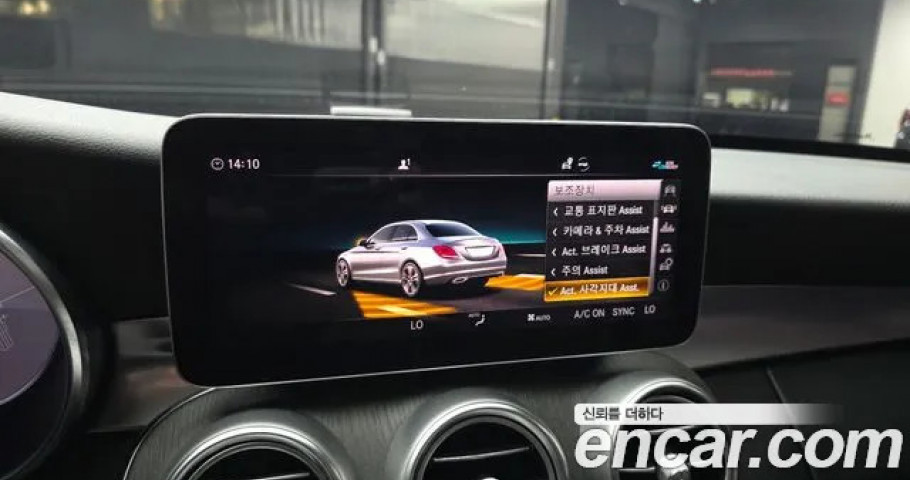 Mercedes-Benz C-Class 