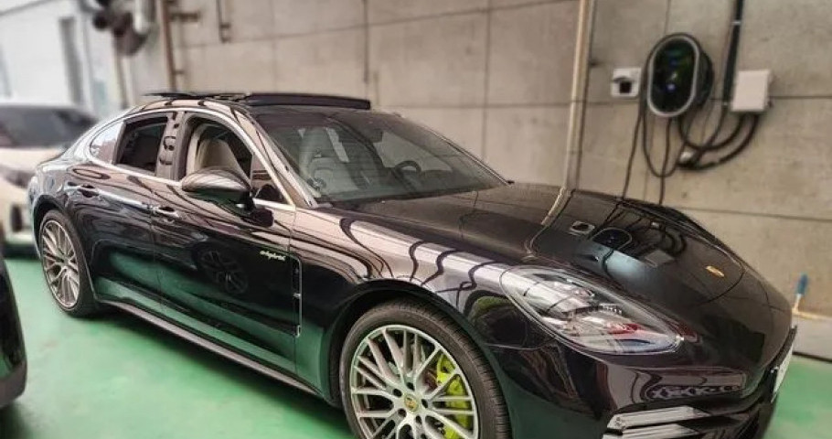 Porsche Panamera 