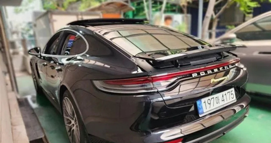 Porsche Panamera 