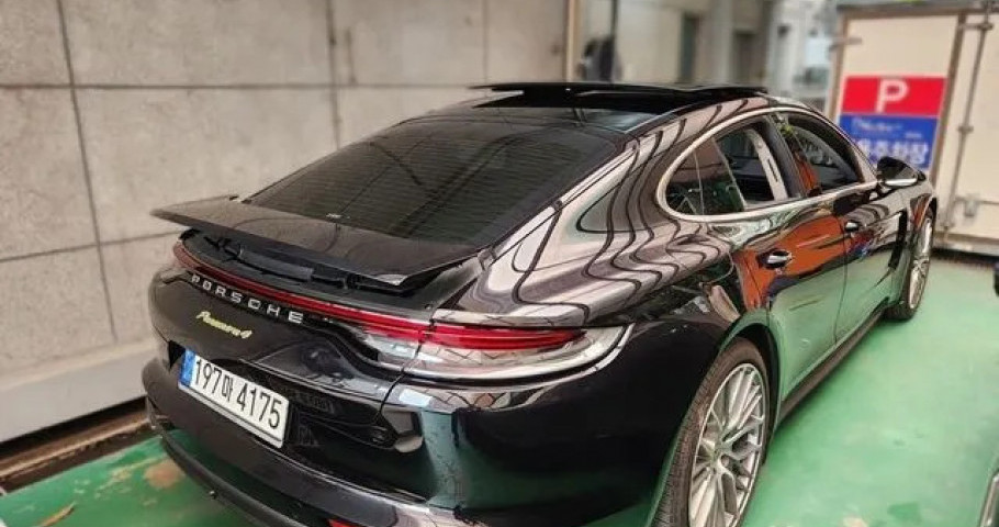 Porsche Panamera 