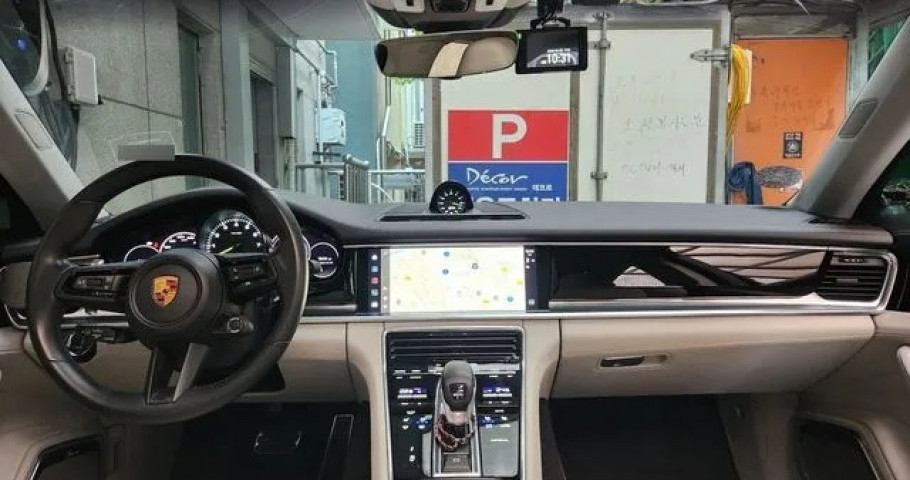 Porsche Panamera 