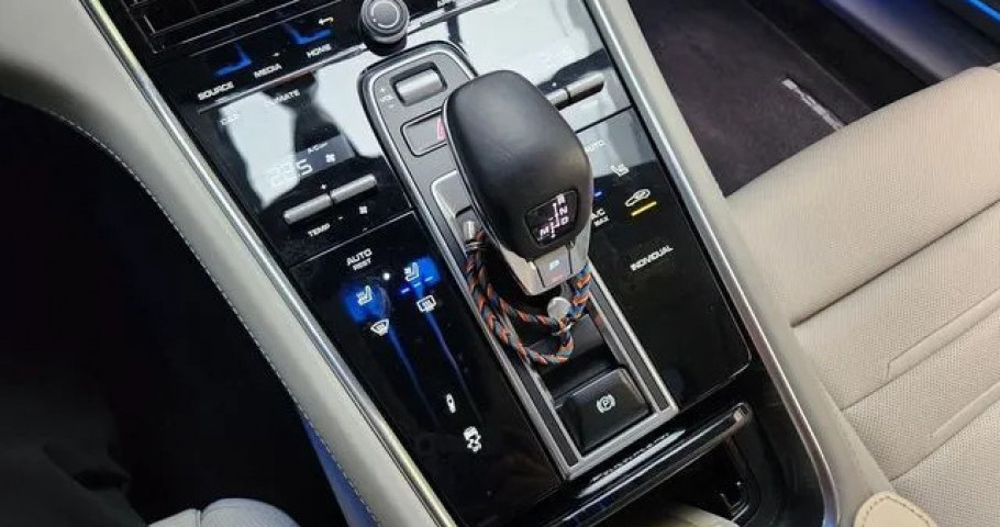 Porsche Panamera 