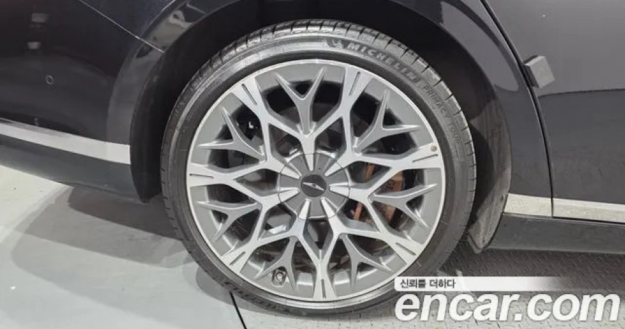 Genesis G90 