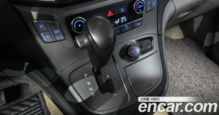 Hyundai Starex 