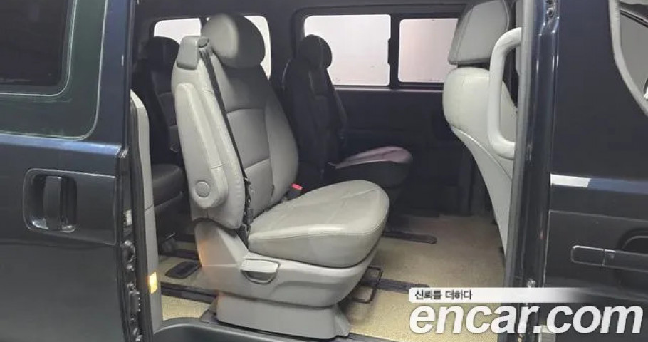 Hyundai Starex 