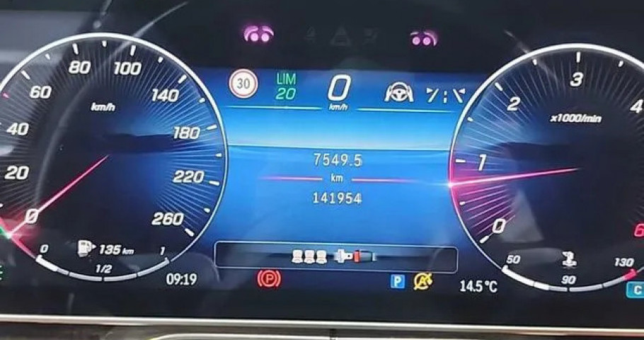 Mercedes-Benz S-Class 