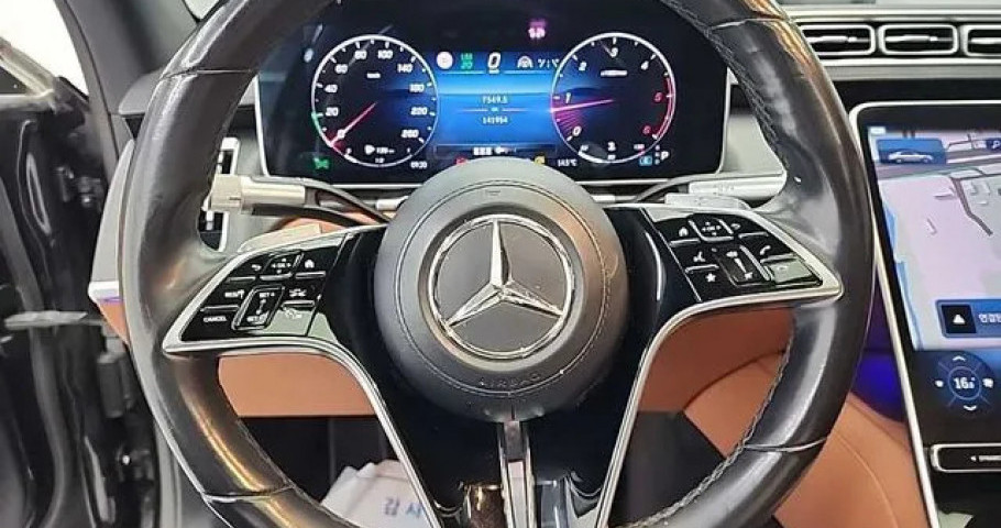 Mercedes-Benz S-Class 