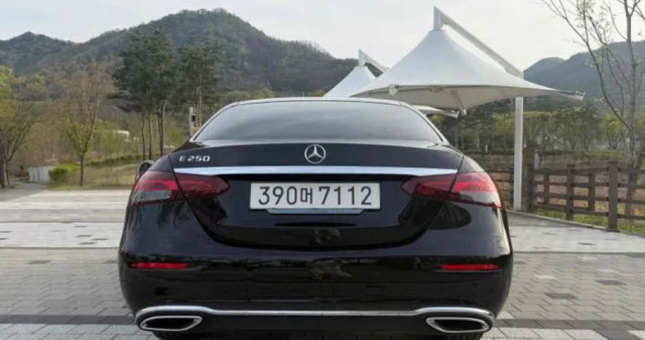 Mercedes-Benz E-Class 